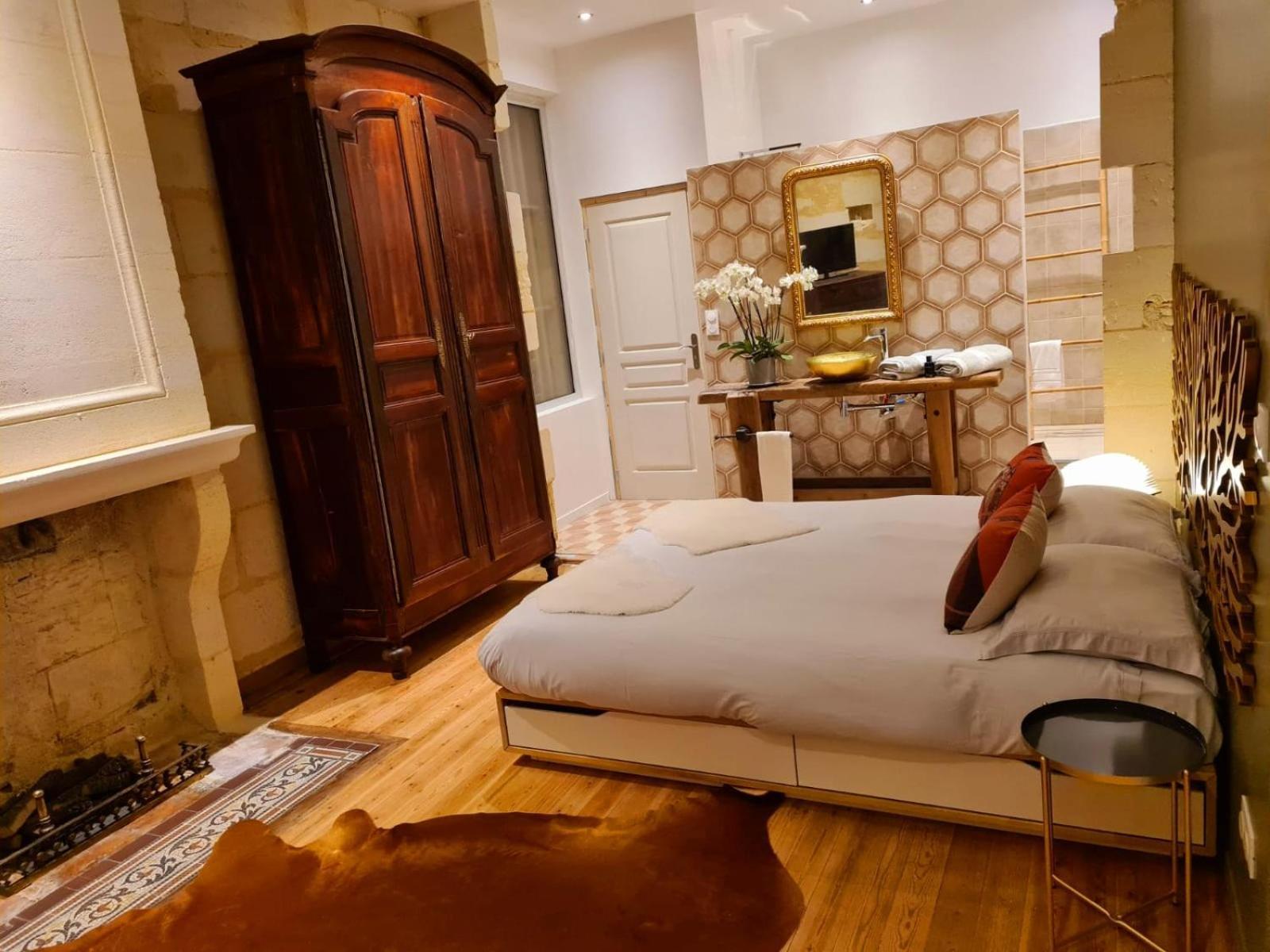 Chateau Tanesse De Tourny Bayon Room photo